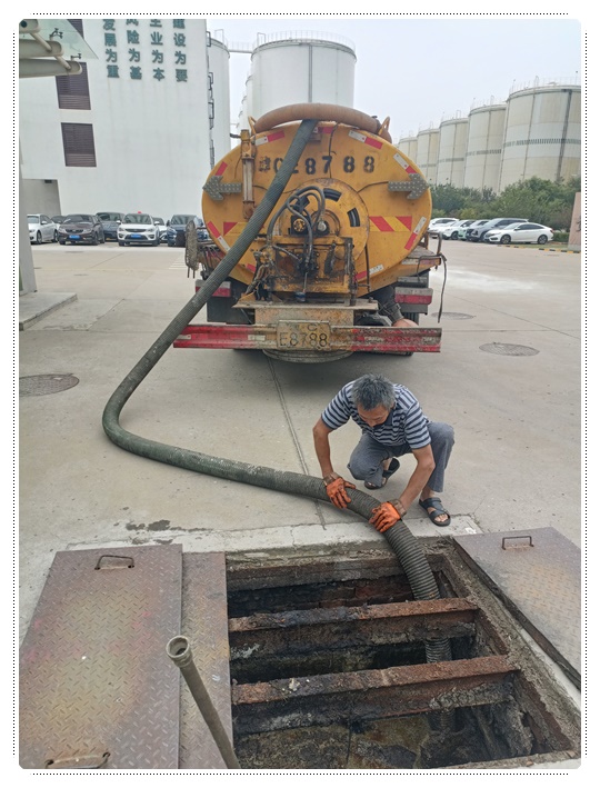 浩口镇隔油池清掏