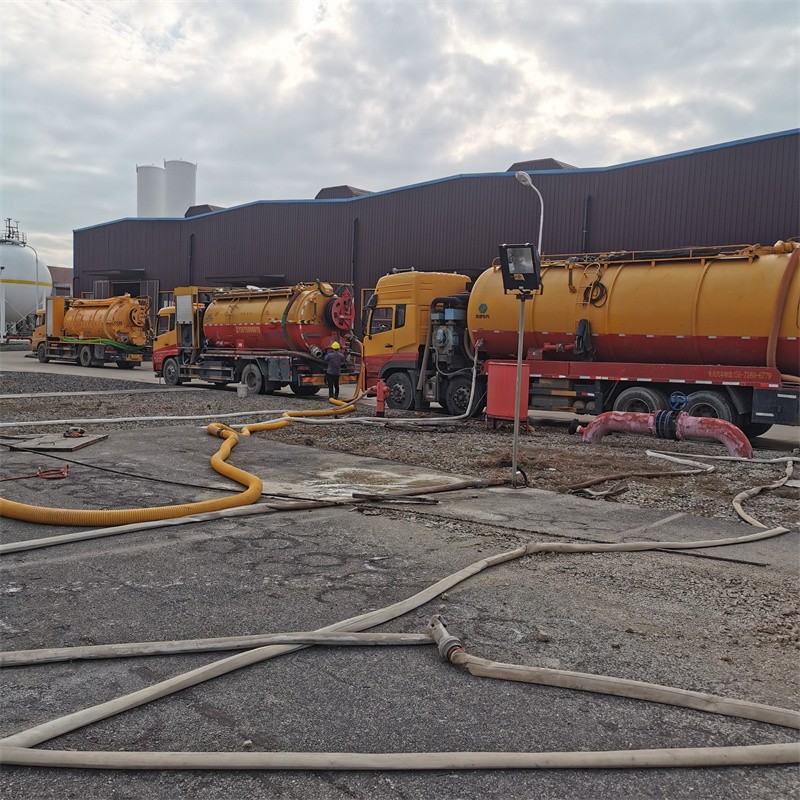 浩口镇污水池清理